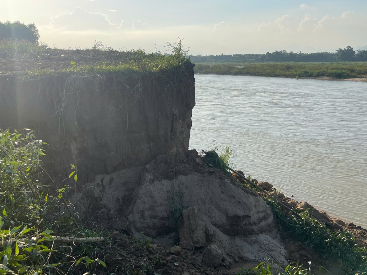 tinh-trang-sat-lo-bo-song-tra-khuc-doan-qua-thon-tra-giang-dien-bien-phuc-tap-va-can-phuong-an-khac-phuc.jpg