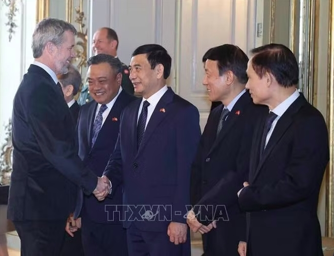 tong-bi-thu-di-dan-mach-1.png