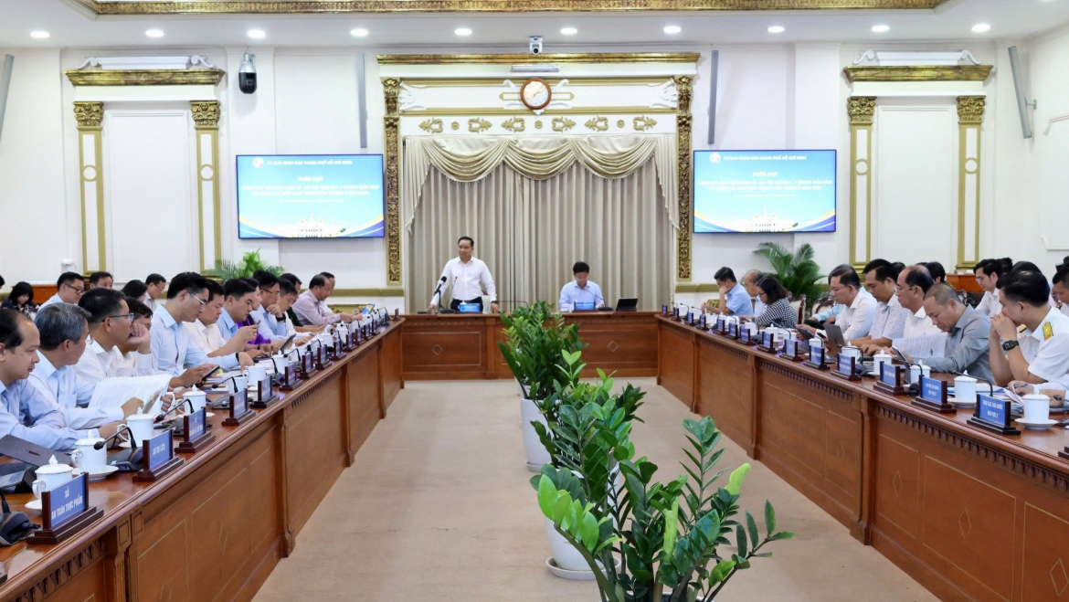 tp-hcm-phan-cong-nhiem-vu-chu-tich-va-7-pho-chu-tich-3.jpg