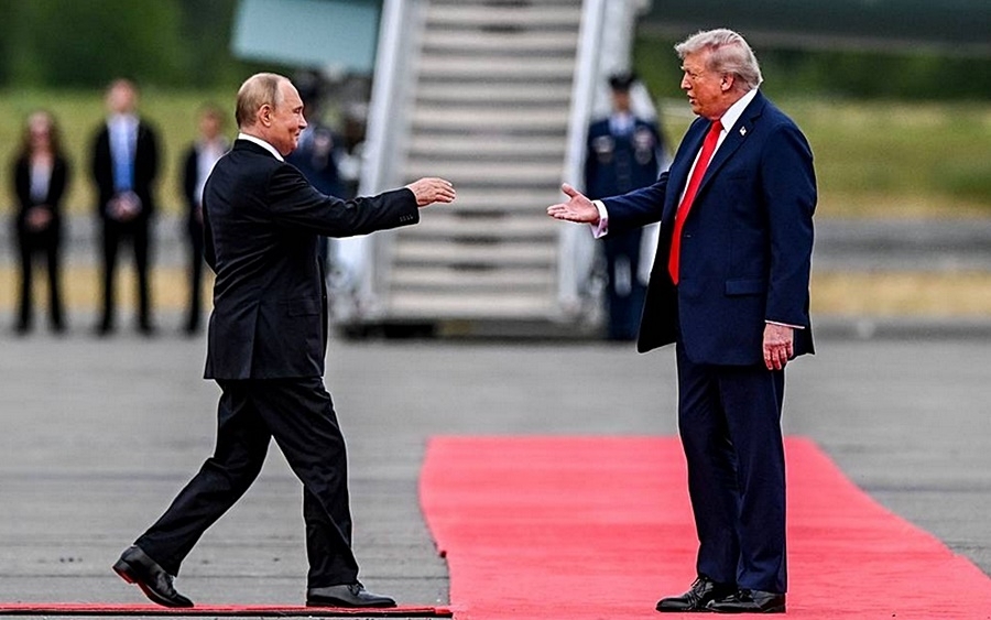 trump-tiep-don-putin-tren-tham-do-tai-san-bay-alaska-putin-trump-than-thien-thuong-dinh-nga-putin-tass.jpg