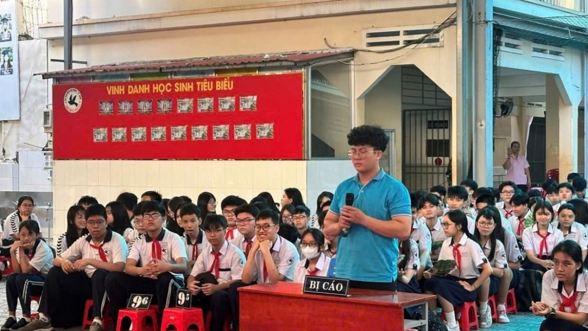 tuyen_truyen_pho_bien_phap_luat_cho_hoc_sinh.jpg
