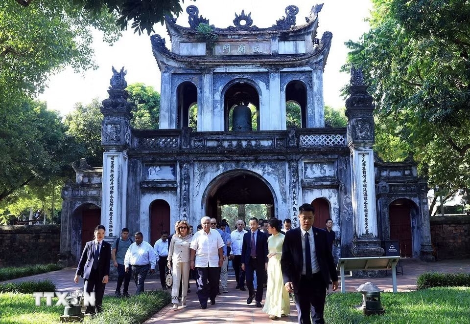 van-mieu-3.jpg