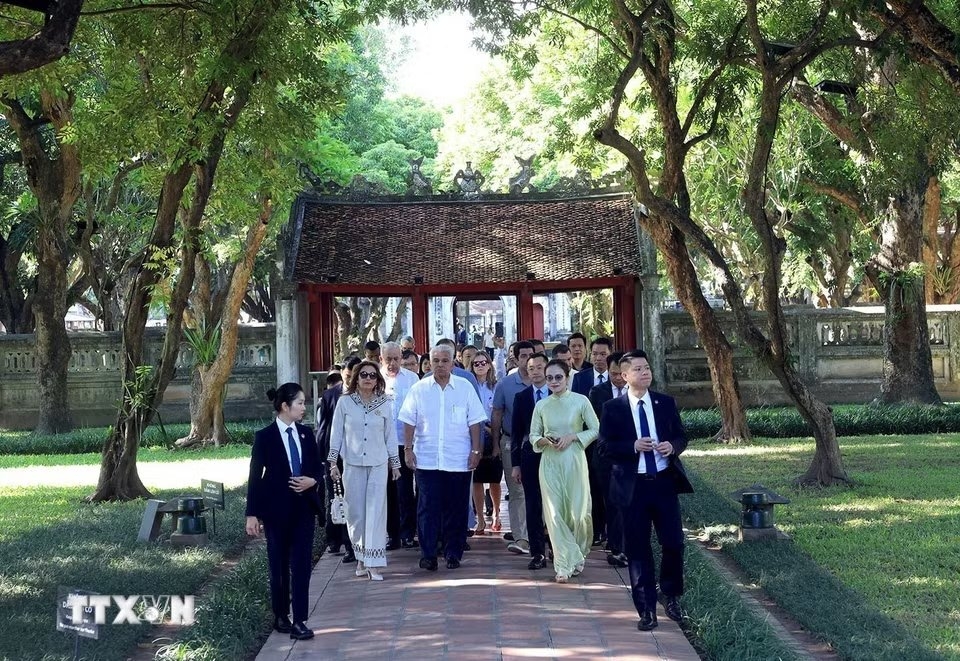 van-mieu-6.jpg