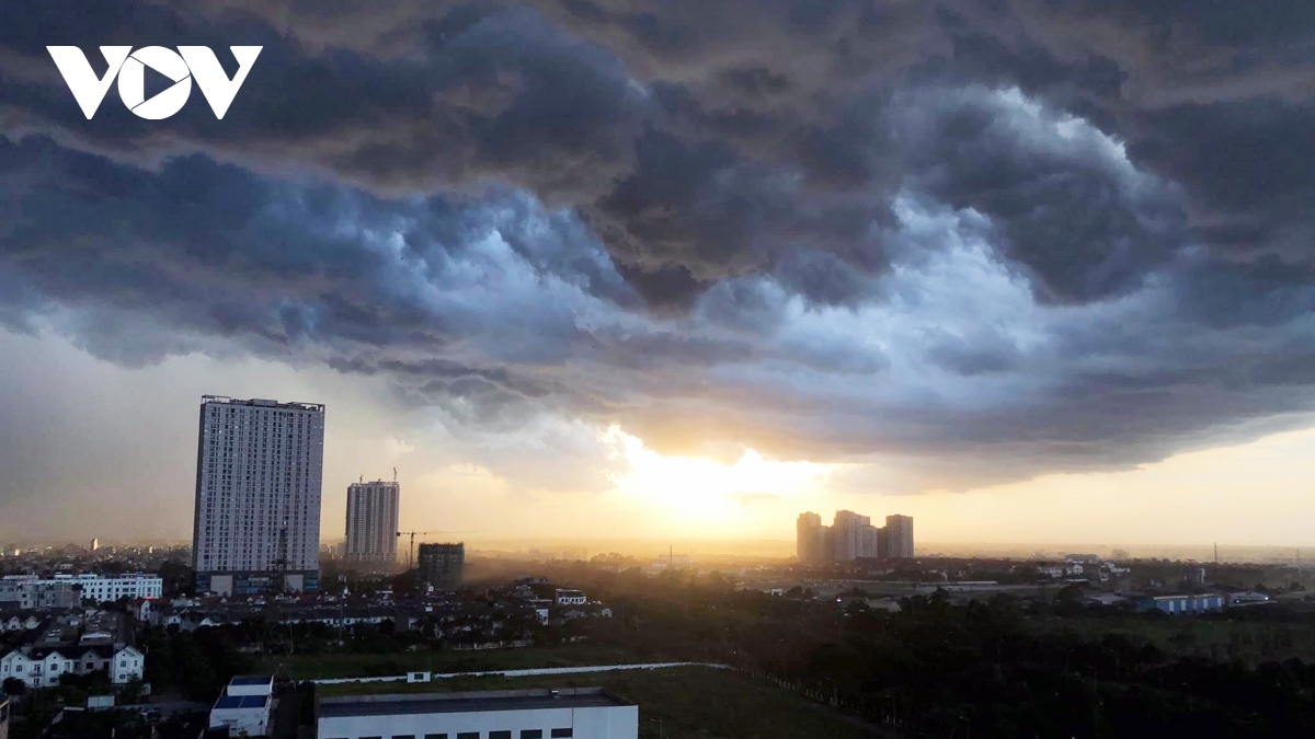 thoi tiet ngay 10 6 bac bo co mua, nguy co xay ra loc va set hinh anh 1