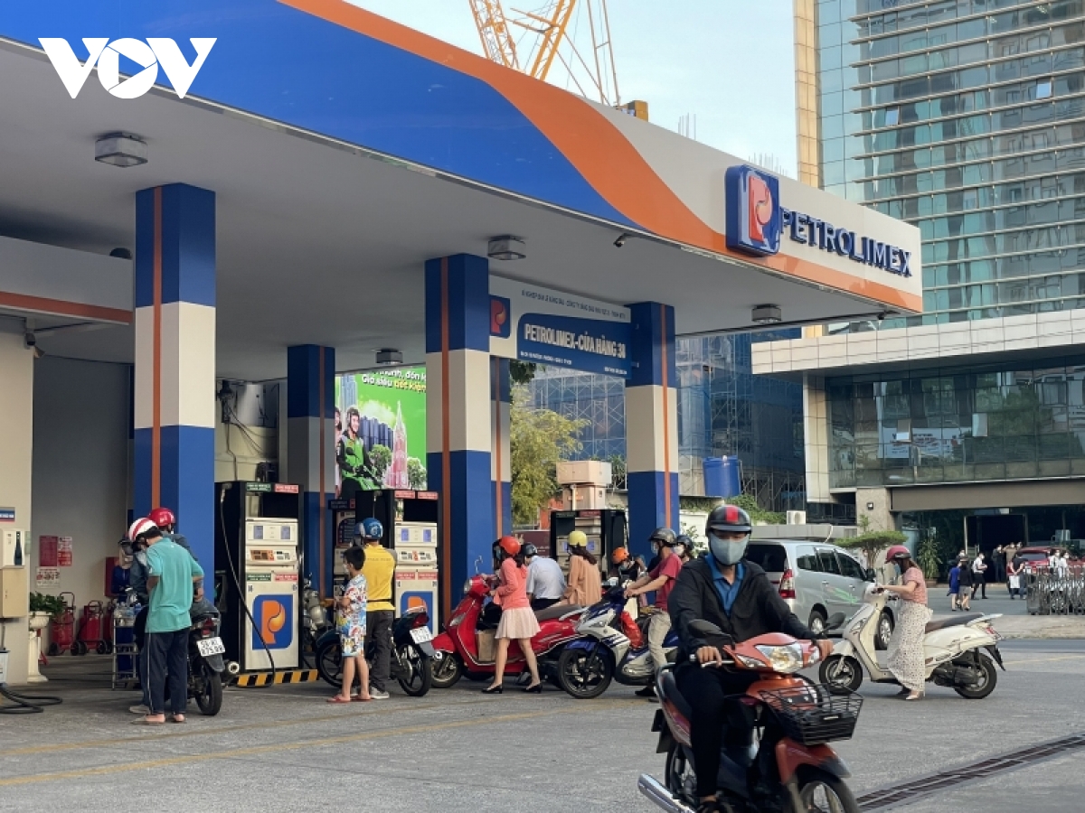 gia xang tiep tuc tang, cao nhat 32.873 dong lit hinh anh 1