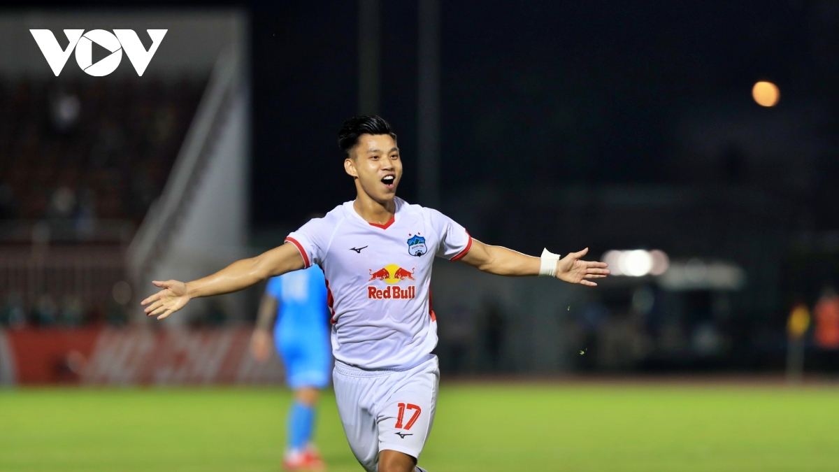 phan ung trong tai, van thanh bi treo gio o vong 9 v-league hinh anh 1