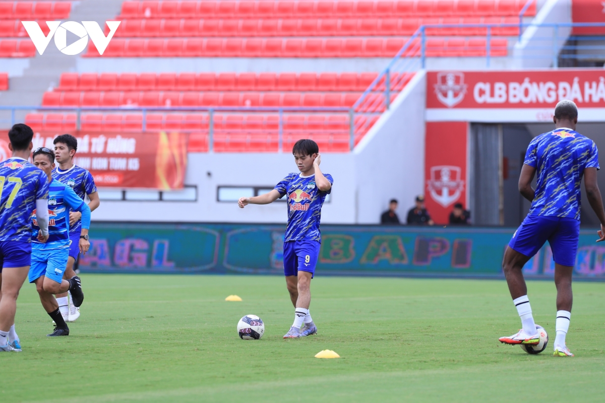 truc tiep viettel fc 1-1 hagl bao toan lap sieu pham hinh anh 8