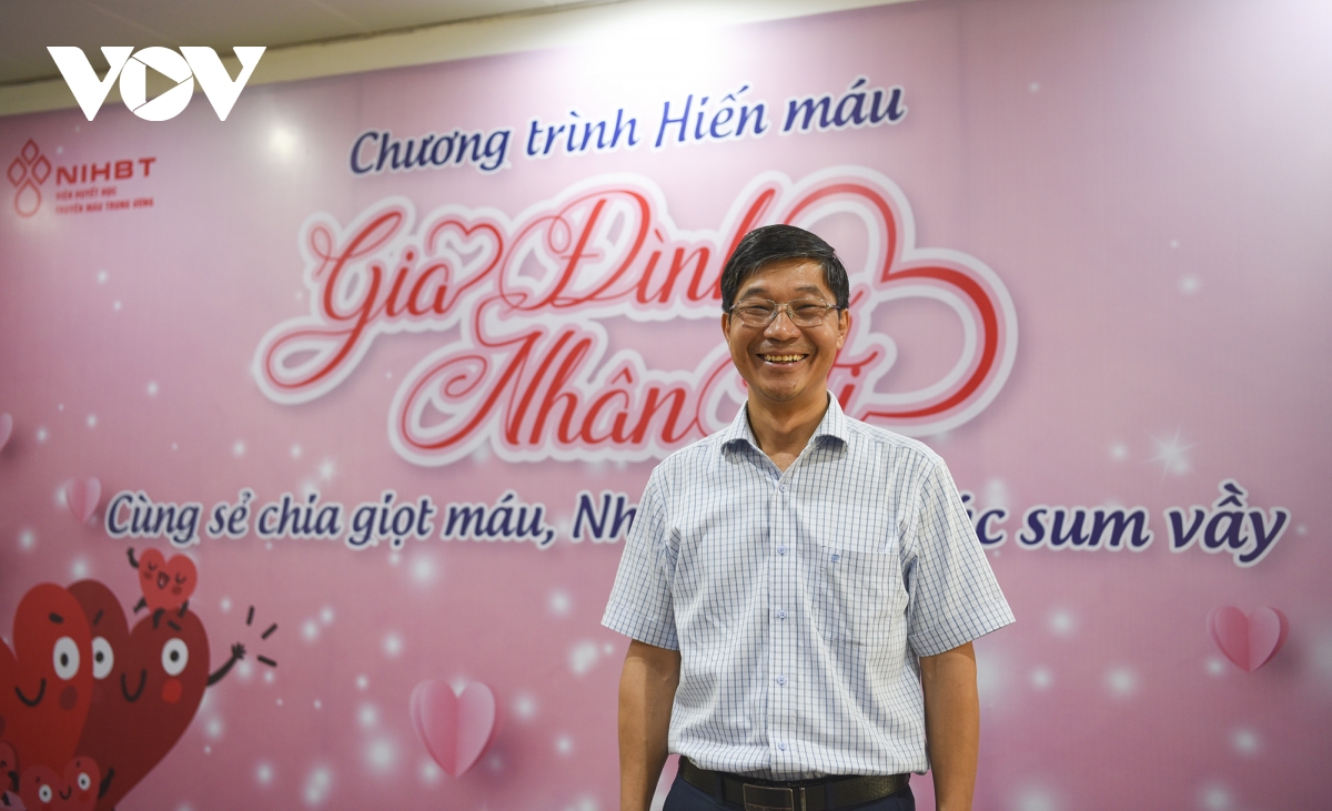 chuyen ve gia dinh hon 500 lan hien mau cuu nguoi hinh anh 4
