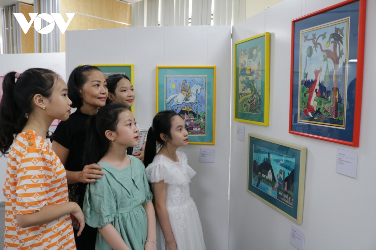 trien lam tranh minh hoa sach thieu nhi cong hoa sec tai hai phong hinh anh 2