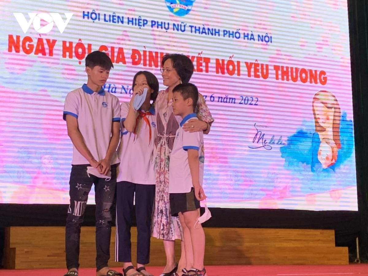 me do dau - ket noi yeu thuong voi nhung tre mo coi hinh anh 1