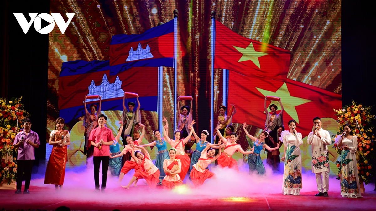 viet nam ung ho mot nuoc campuchia doc lap hoa binh, trung lap va phat trien hinh anh 4