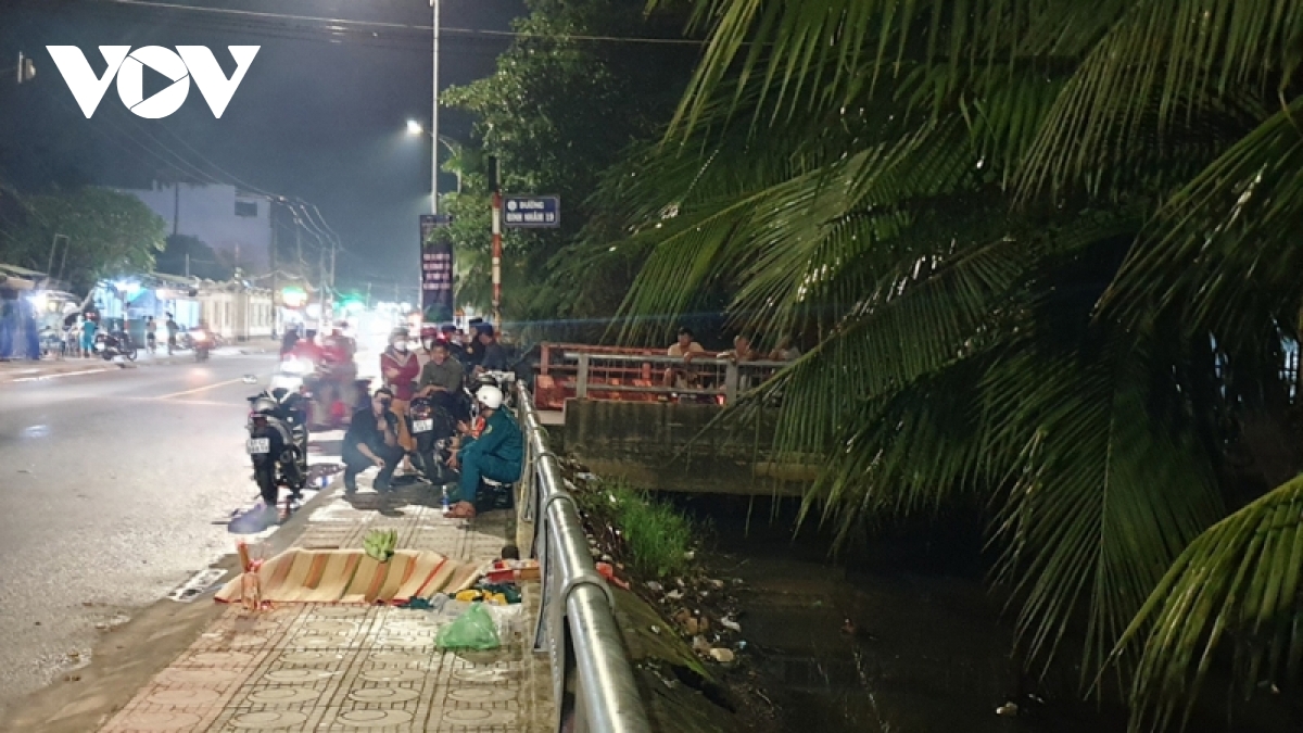 phat hien thi the nguoi dan ong duoi muong nuoc o binh duong hinh anh 1