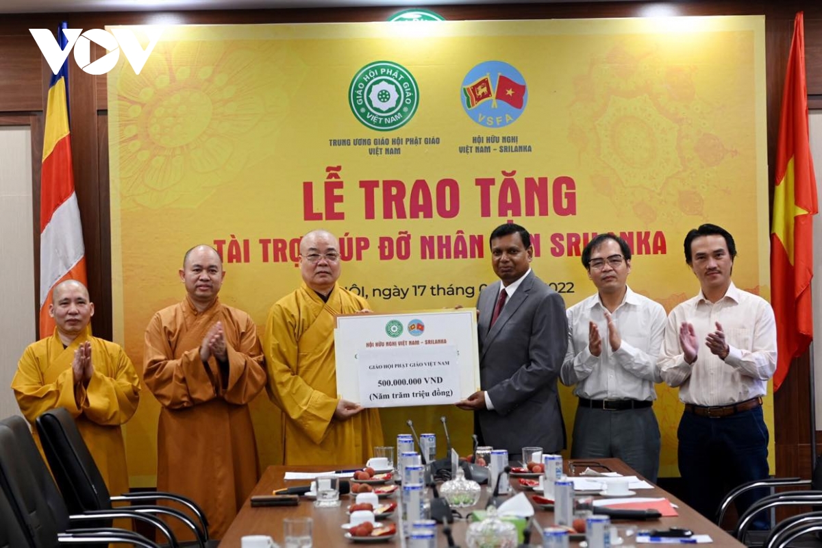 giao hoi phat giao viet nam trao tai tro giup do nhan dan sri lanka hinh anh 1