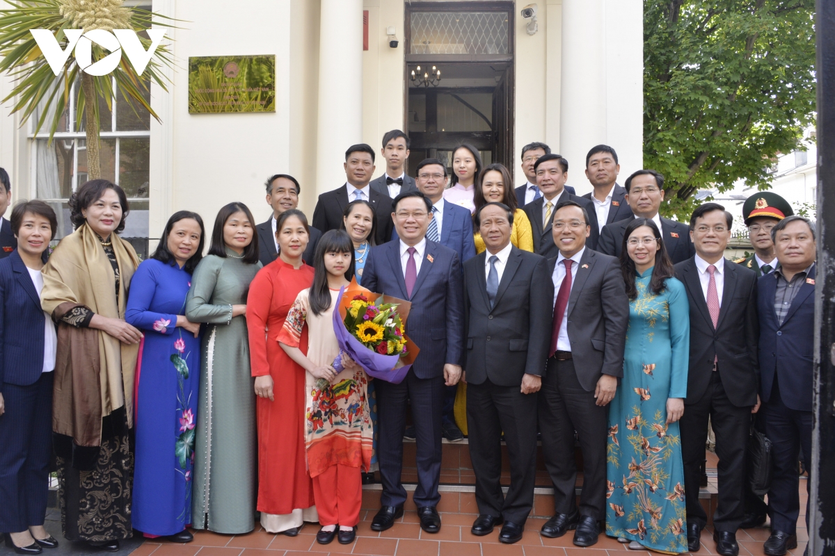 nguoi viet o anh kien nghi chu tich quoc hoi duoc du tiep xuc cu tri truc tuyen hinh anh 3