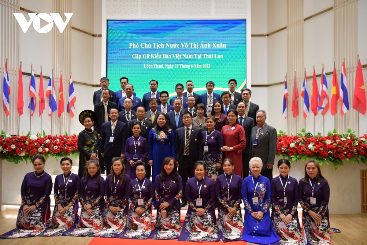 pho chu tich nuoc vo thi Anh xuan gap go kieu bao tai udon thani, thai lan hinh anh 1