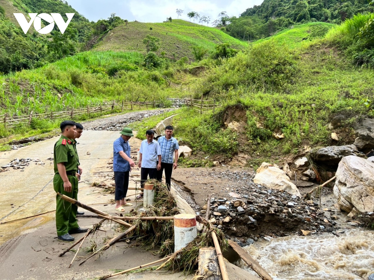 thanh hoa so tan khan cap 100 ho dan khu vuc bien gioi huyen muong lat hinh anh 1
