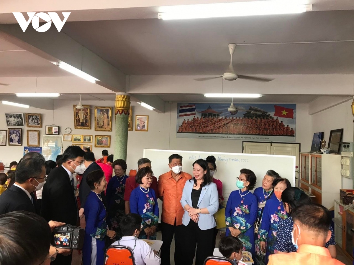 pho chu tich nuoc vo thi Anh xuan gap go kieu bao tai udon thani, thai lan hinh anh 4