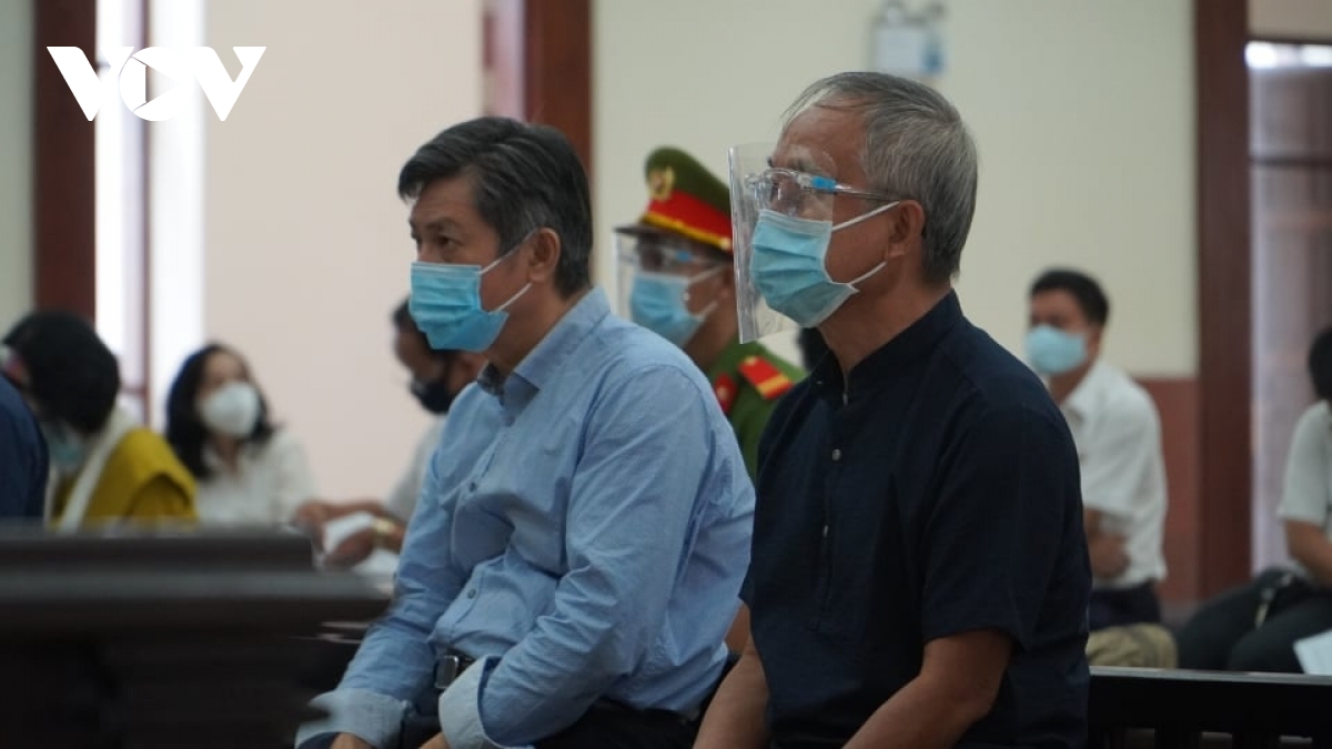 tp.hcm khai tru 7 dang vien, cach chuc 1 dang vien vi lien quan den cac vu an hinh anh 1