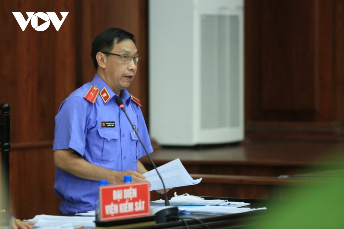 bi cao tat thanh cang bat khoc xin loi Dang va gia dinh hinh anh 3