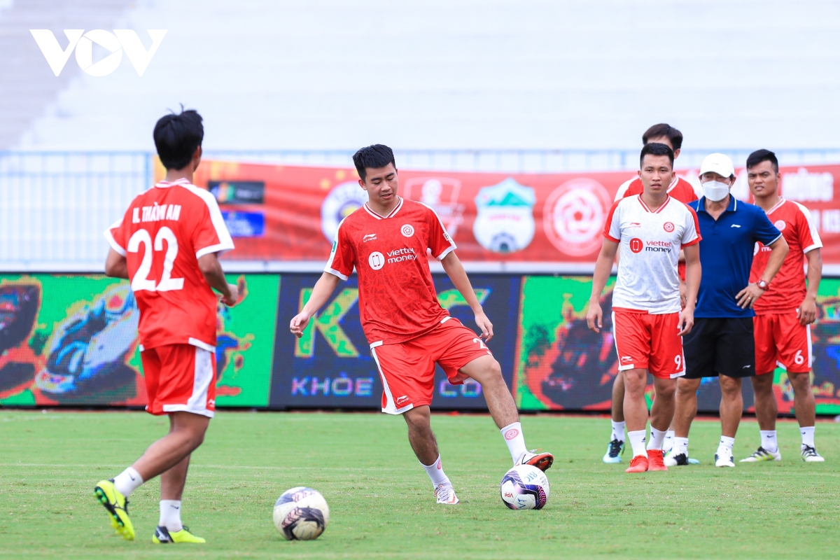 truc tiep viettel fc 1-1 hagl bao toan lap sieu pham hinh anh 7