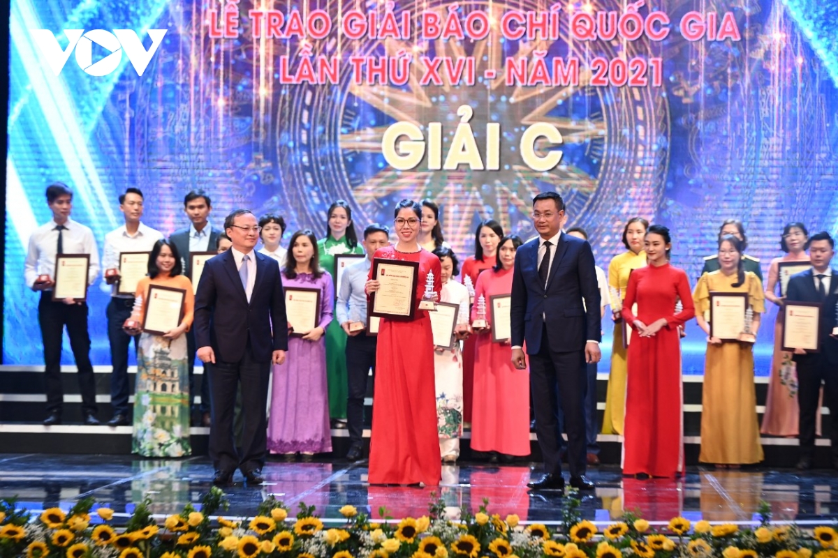 5 tac pham xuat sac cua vov gianh giai bao chi quoc gia hinh anh 3