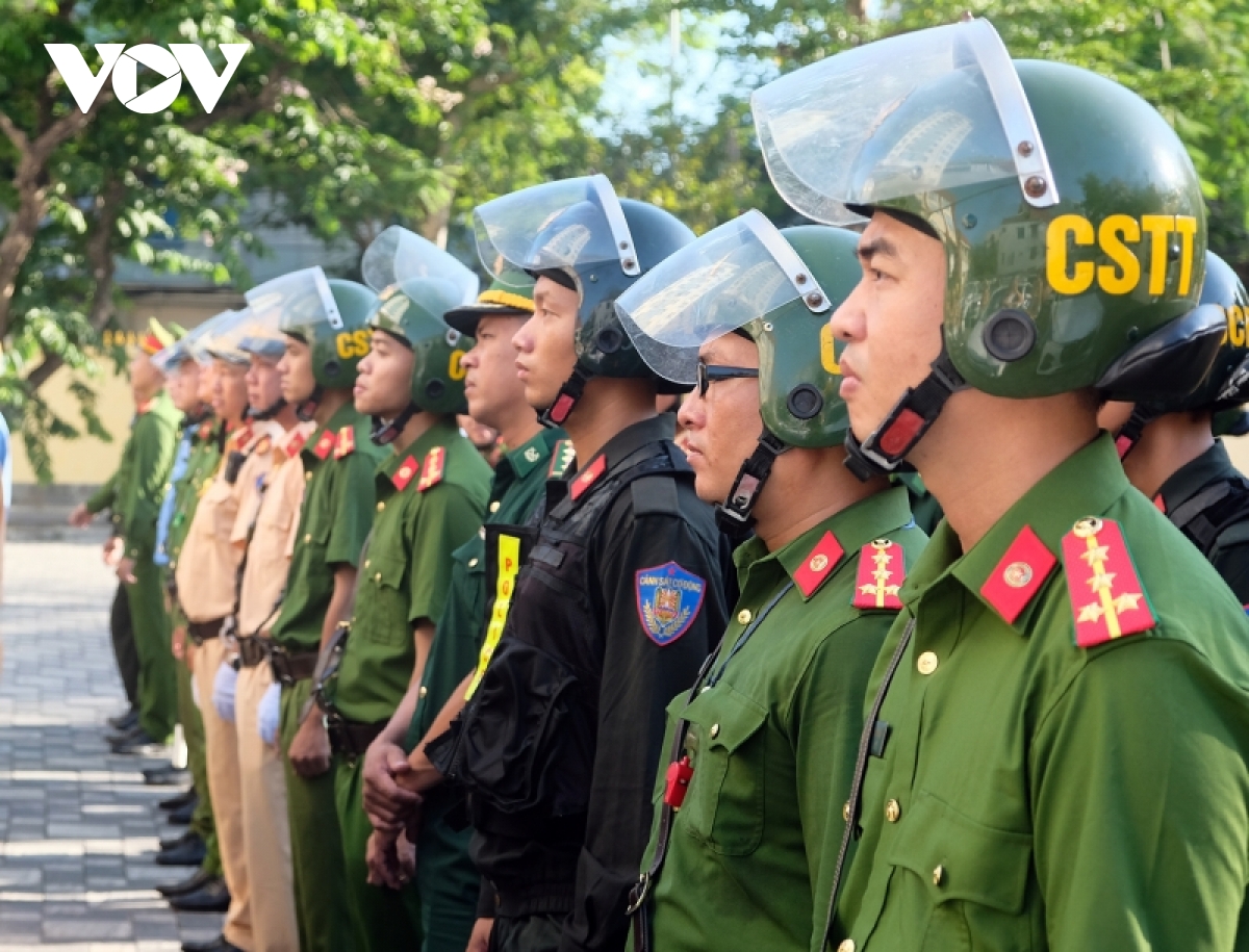 cong an Da nang ra quan cao diem kiem tra, xu ly hanh vi vi pham trat tu an toan hinh anh 7