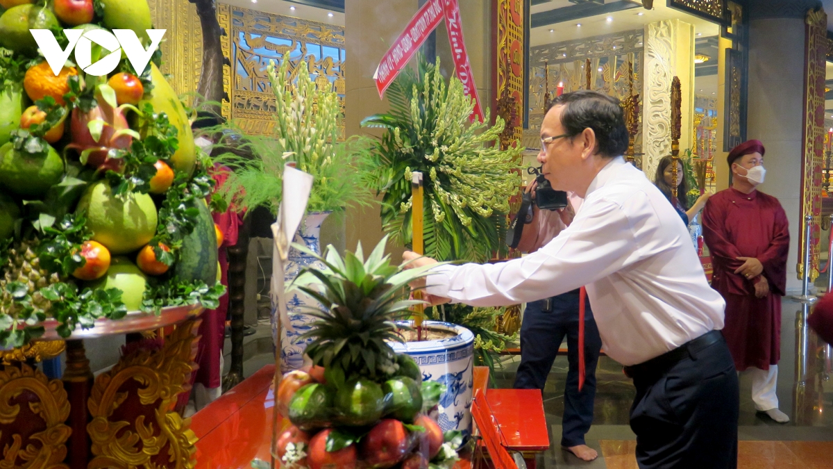 dang huong, dang hoa Duc le thanh hau nguyen huu canh nhan le gio lan thu 322 hinh anh 2