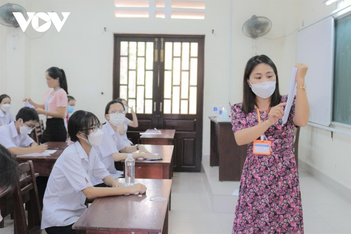 si tu tai Da nang va tp.hcm buoc vao ky thi lop 10 hinh anh 2