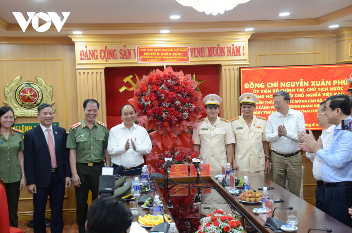 chu tich nuoc tham luc luong canh ve mien trung - bo tu lenh canh ve hinh anh 1