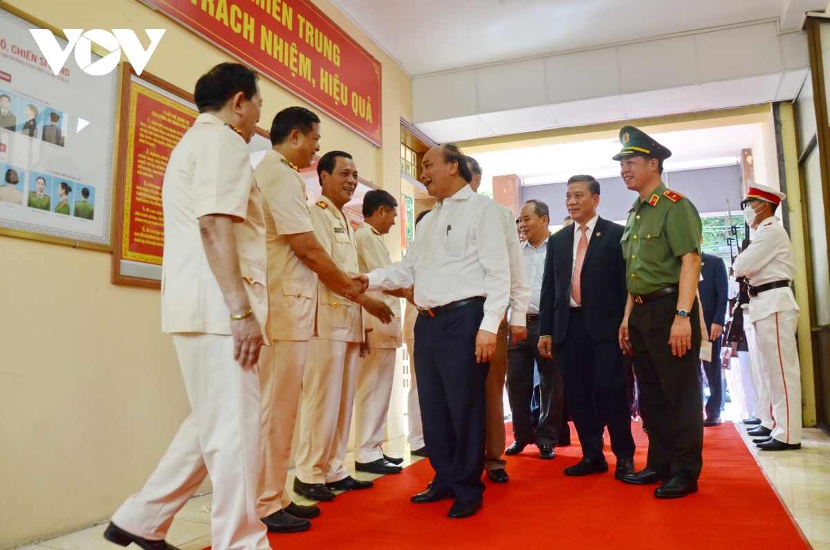 chu tich nuoc tham luc luong canh ve mien trung - bo tu lenh canh ve hinh anh 2