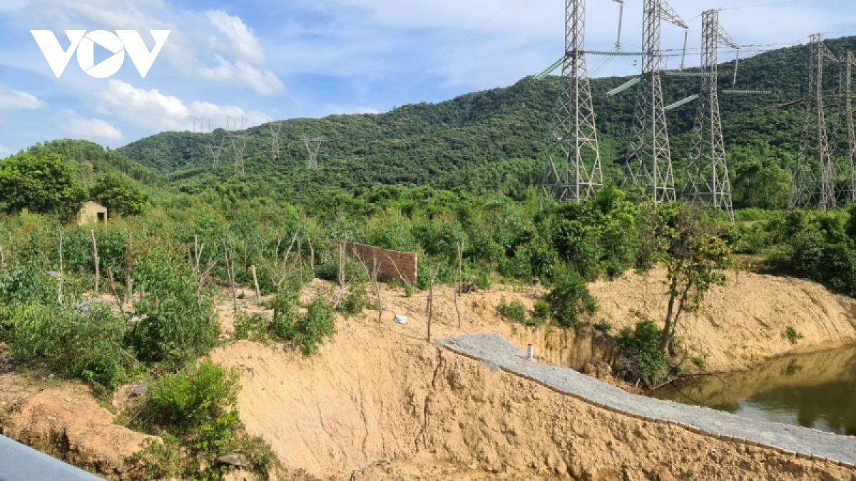 gia dinh pho bi thu Dang uy xa xay dung trai phep de cho... den bu hinh anh 5