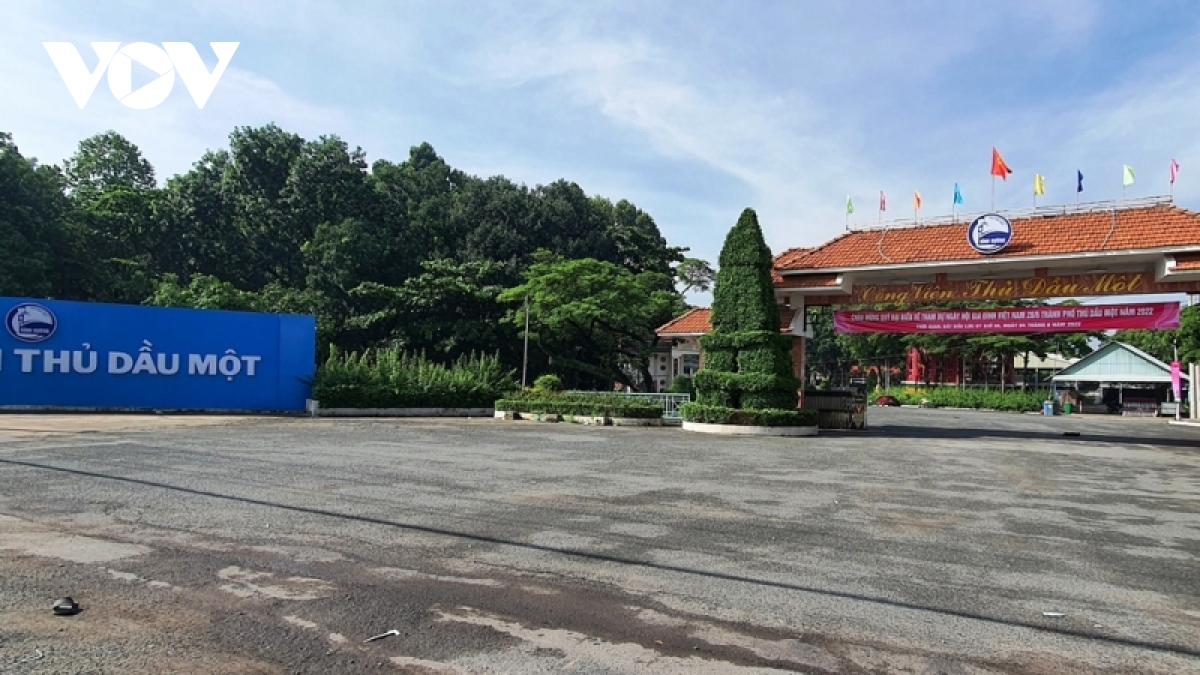 nguoi dan binh duong mong cong vien thu dau mot som duoc cai tao hinh anh 1