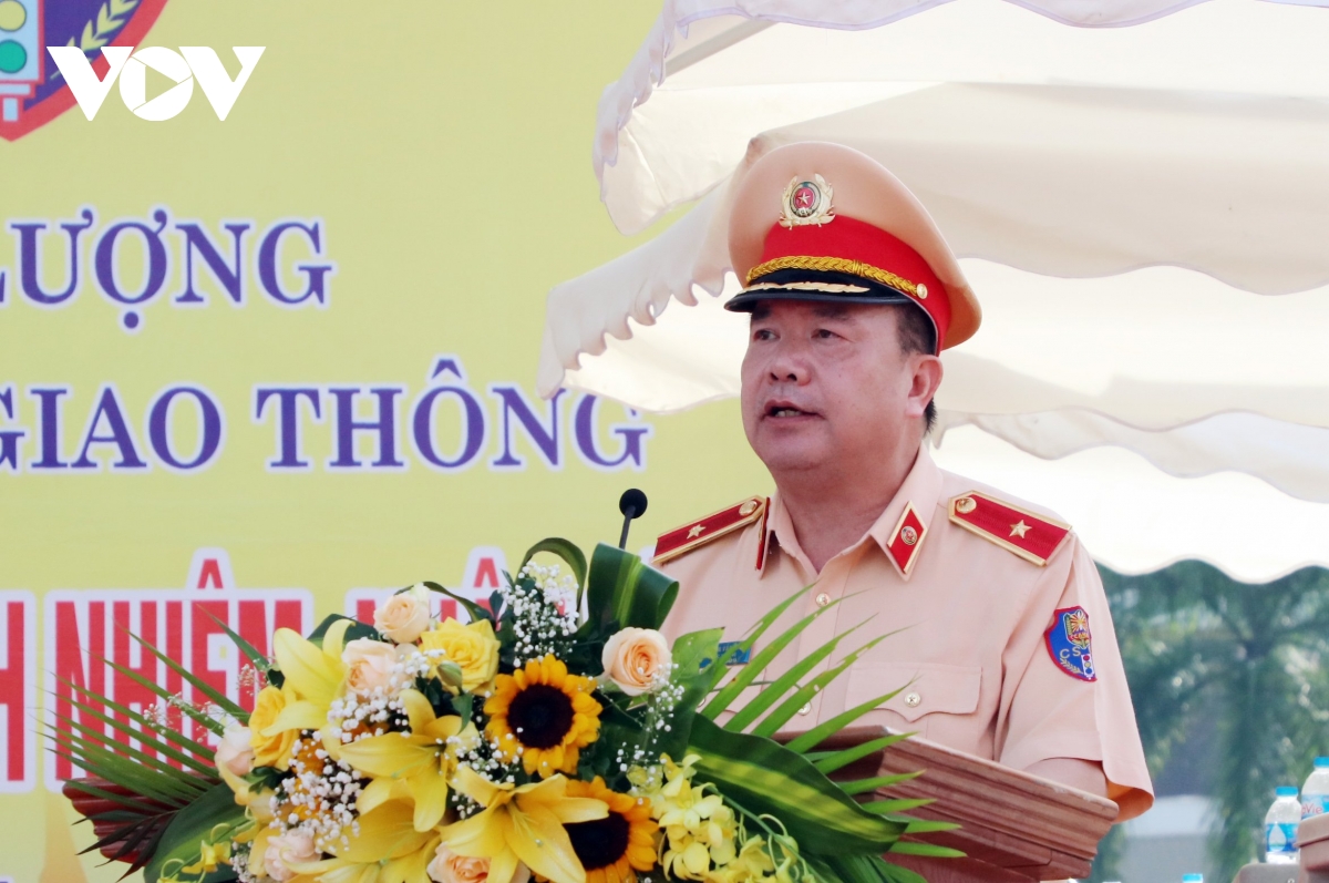 cuc csgt ra quan xu ly nong do con va xe qua tai hinh anh 2