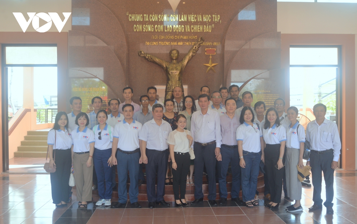 kinh te bao chi truoc su bung no cua mang xa hoi hien nay hinh anh 5