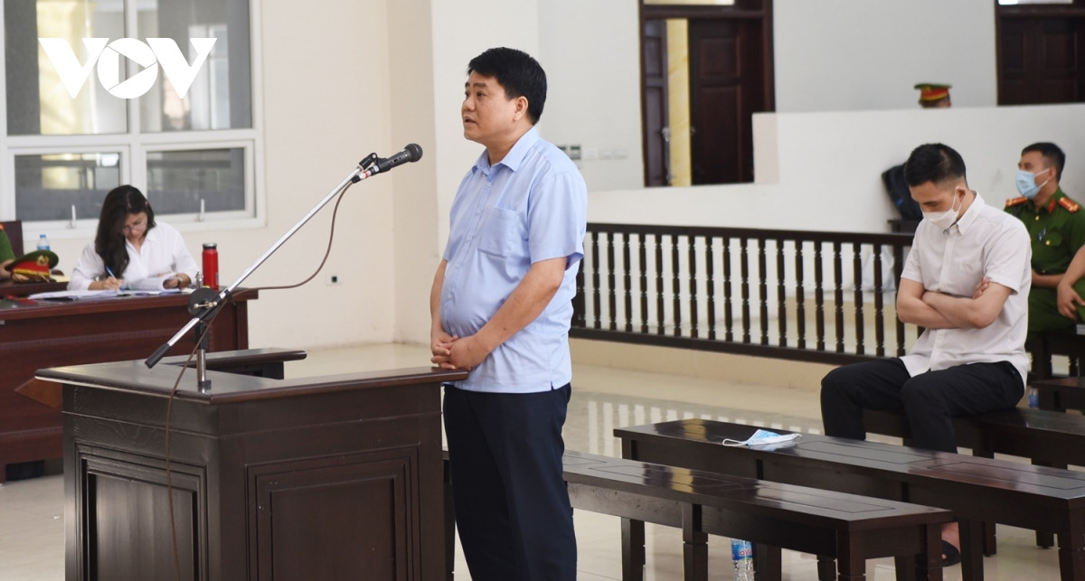 Ong nguyen Duc chung cung 2 bi cao nop toan bo tien khac phuc hau qua hinh anh 1