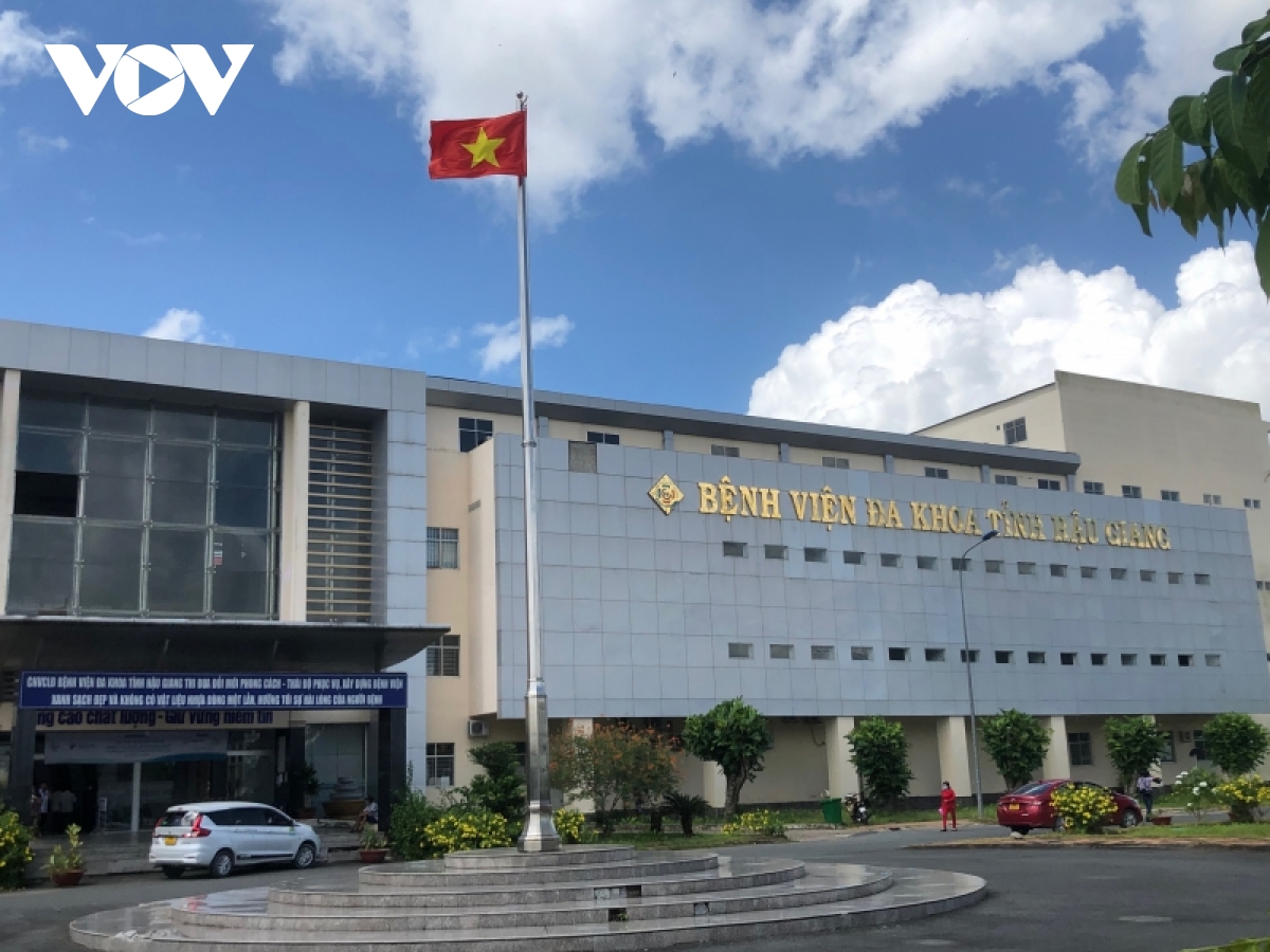 benh vien thieu thuoc, ca bac sy va nguoi benh gap kho hinh anh 1