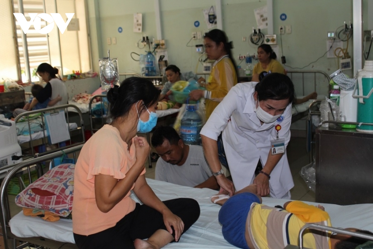 tre em o binh thuan nhap vien vi benh ly ho hap ngay cang tang hinh anh 3