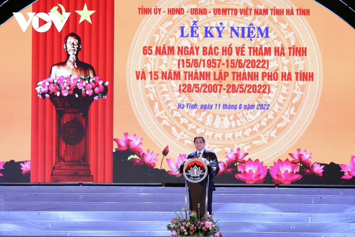 thu tuong pham minh chinh du le ky niem 65 nam ngay bac ho ve tham ha tinh hinh anh 2