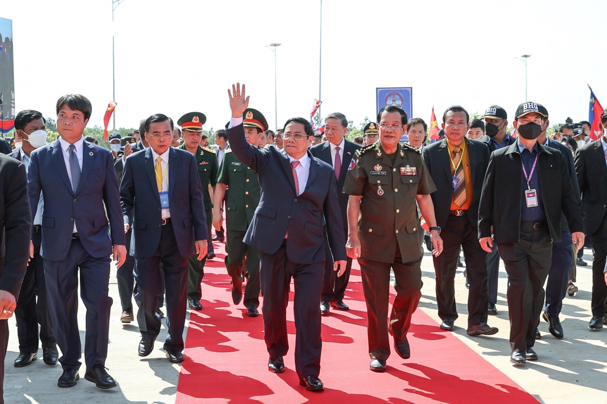 minh chung song dong ve moi quan he gan bo sat son viet nam campuchia hinh anh 1