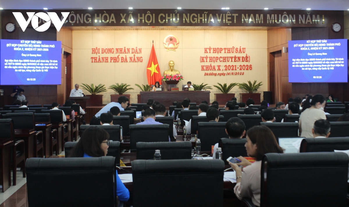mien nhiem chuc vu pho chu tich hDnd tp. Da nang doi voi ong le minh trung hinh anh 1