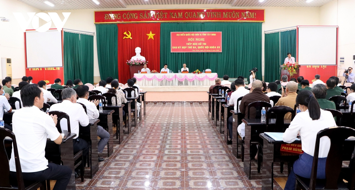 truong ban tuyen giao trung uong nguyen trong nghia tiep xuc cu tri tay ninh hinh anh 1