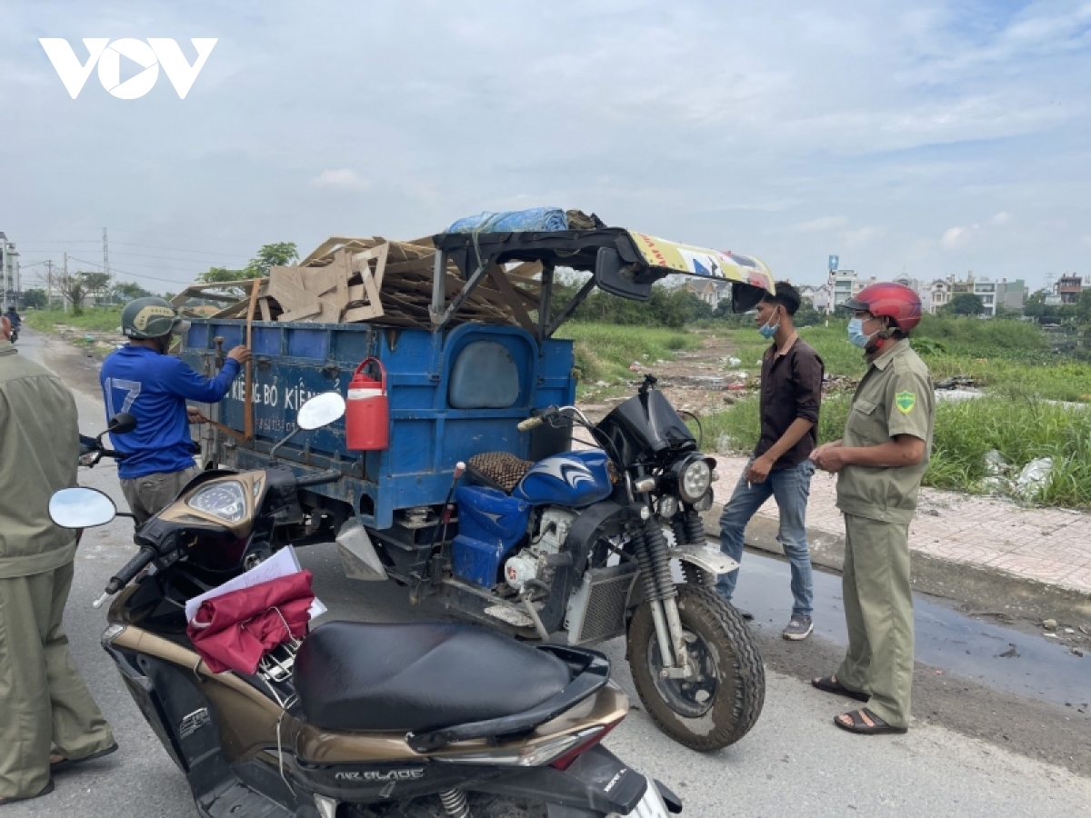 cu dan khon kho vi bai rac o truoc chung cu hinh anh 4