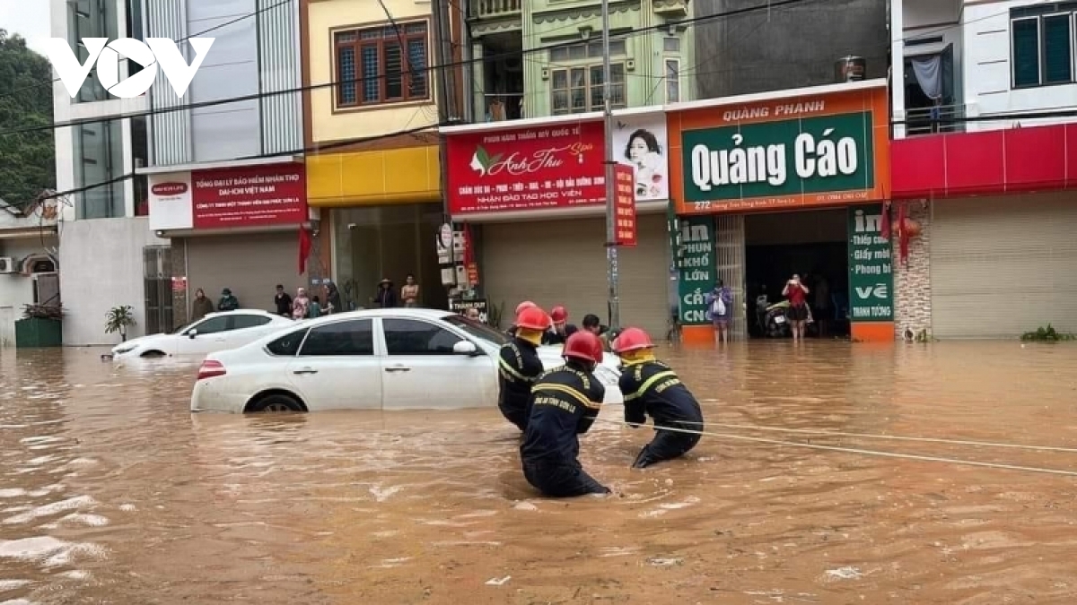 son la huy dong luc luong tai cho khac phuc hau qua mua lu hinh anh 6