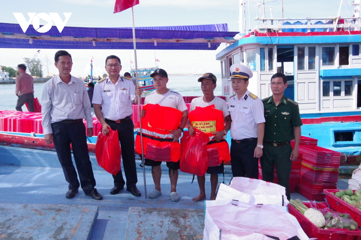 vung 4 hai quan sat canh cung ngu dan binh thuan hinh anh 2