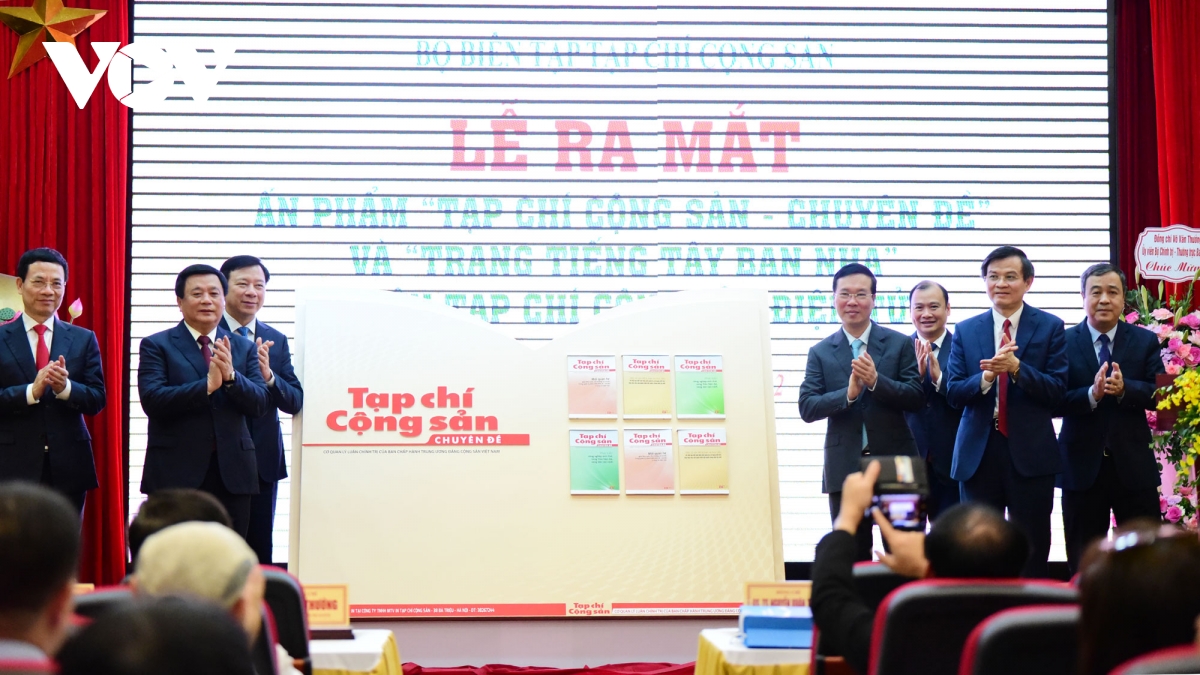 Ong vo van thuong du le ra mat 2 san pham bao chi cua tap chi cong san hinh anh 2