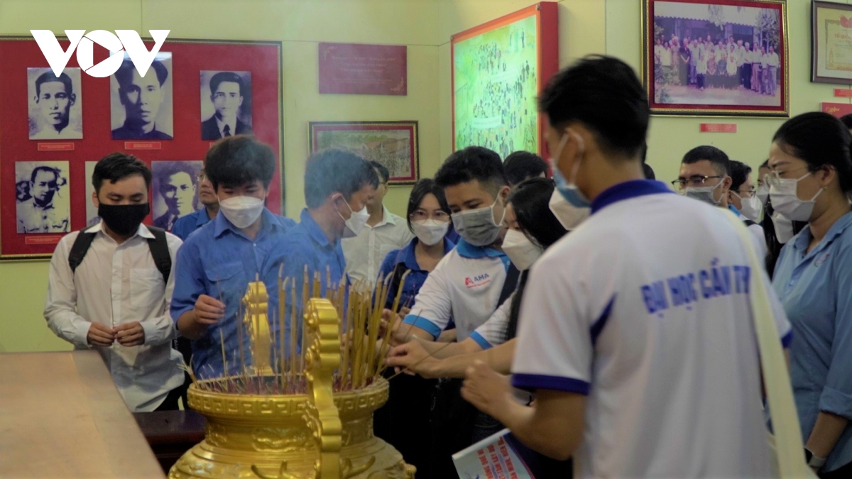 can tho ky niem 120 nam ngay sinh nha cach mang chau van liem hinh anh 4
