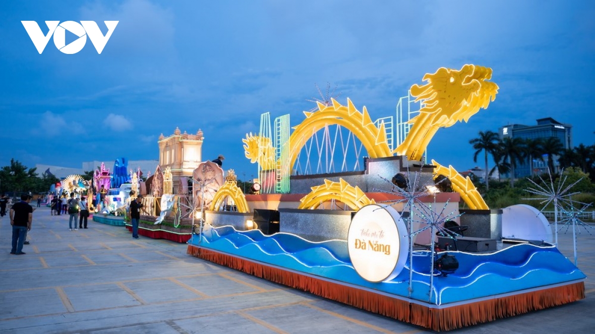 soi dong le hoi carnival duong pho Da nang hinh anh 3