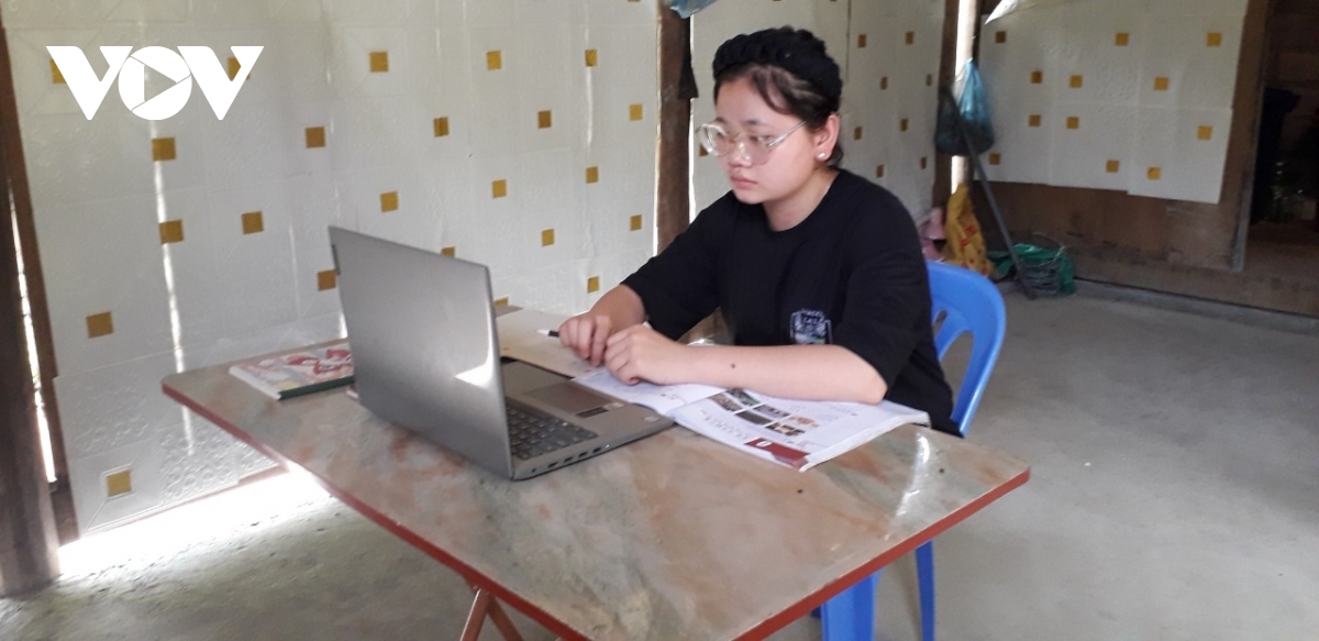 khong guc nga hinh anh 1