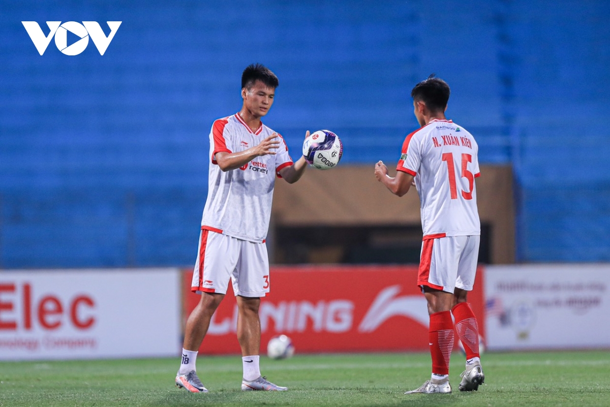 phung phi co hoi, viettel fc that thu truoc ha tinh tren san nha hinh anh 5