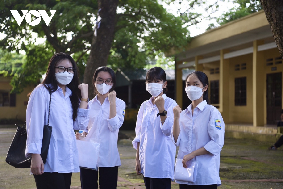 si tu ha noi lam bai thi dau tien mon ngu van cua ky thi tot nghiep thpt 2022 hinh anh 1